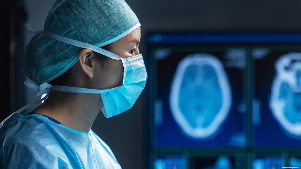 Una inteligencia artificial ayudó a extirpar un tumor cerebral en tiempo real y evitó que un paciente perdiera la vista