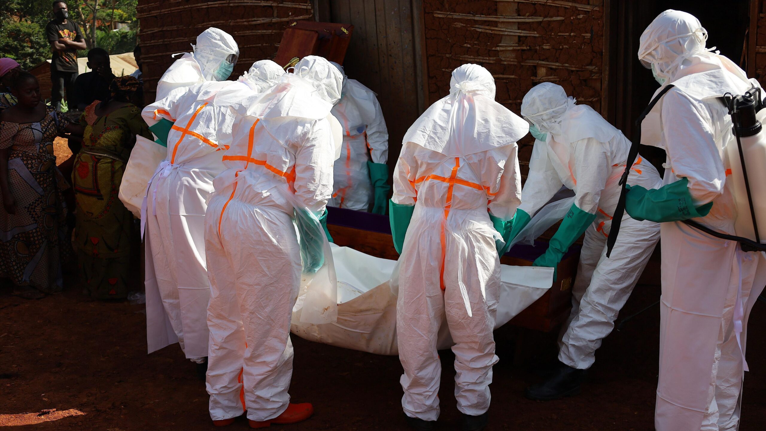 La OMS advierte que el brote de ébola en Congo supera sus recursos