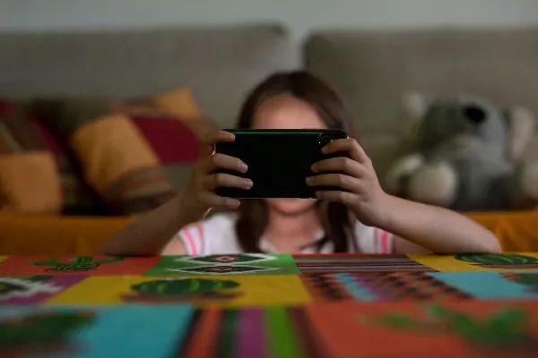 niños celular