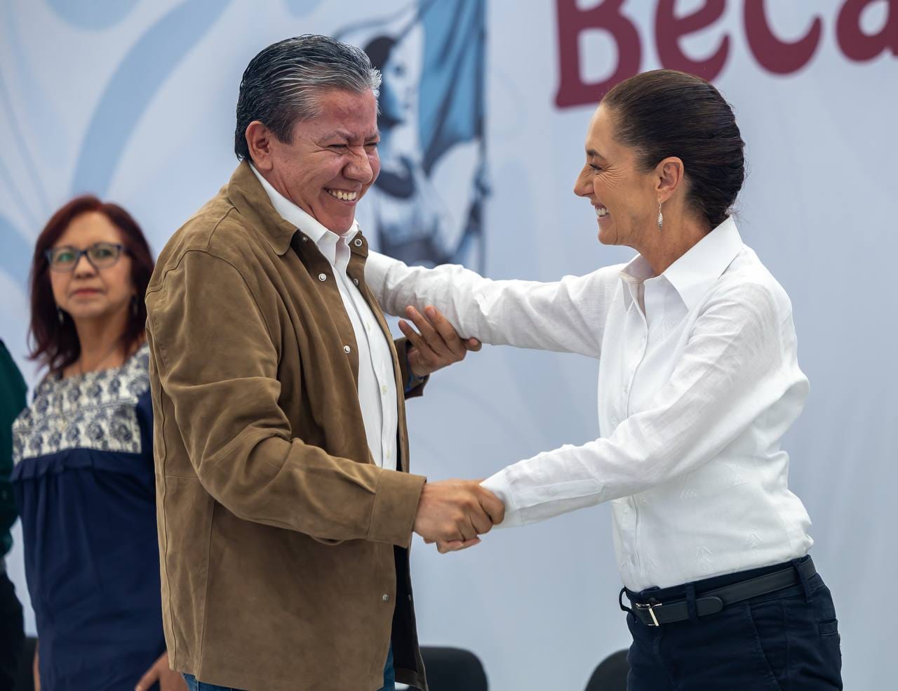 Sheinbaum y Monreal lanzan becas completas en Zacatecas
