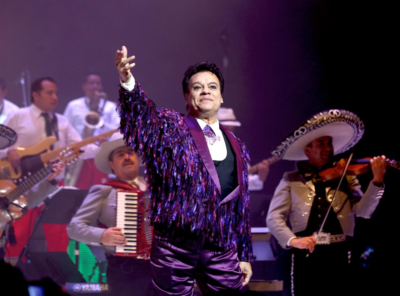 Juan Gabriel, 10 años después: el ídolo que terminó siendo más grande que cualquier poder