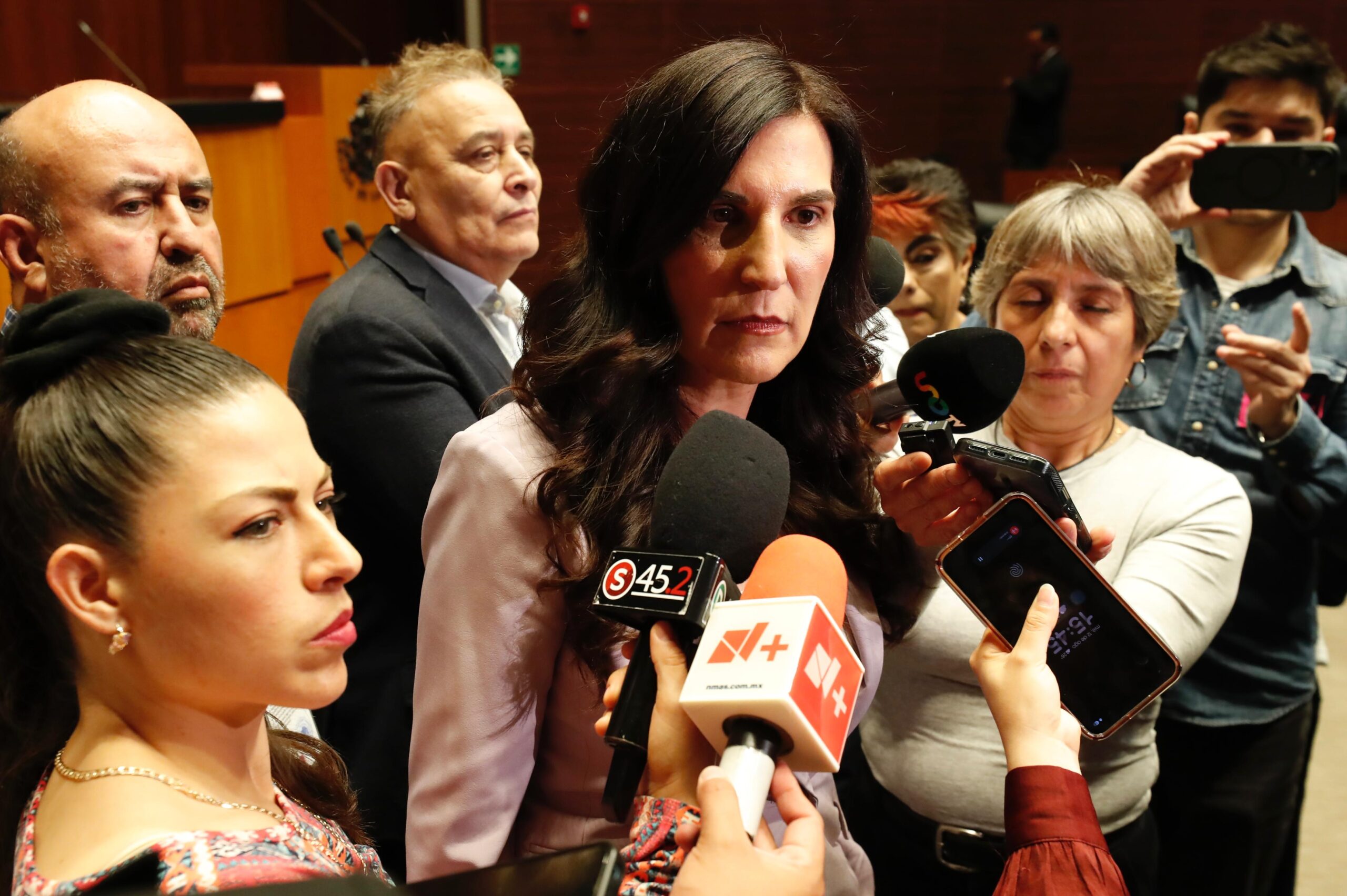 Kenia López Rabadán llama a frenar la polarización tras enfrentamiento entre diputados