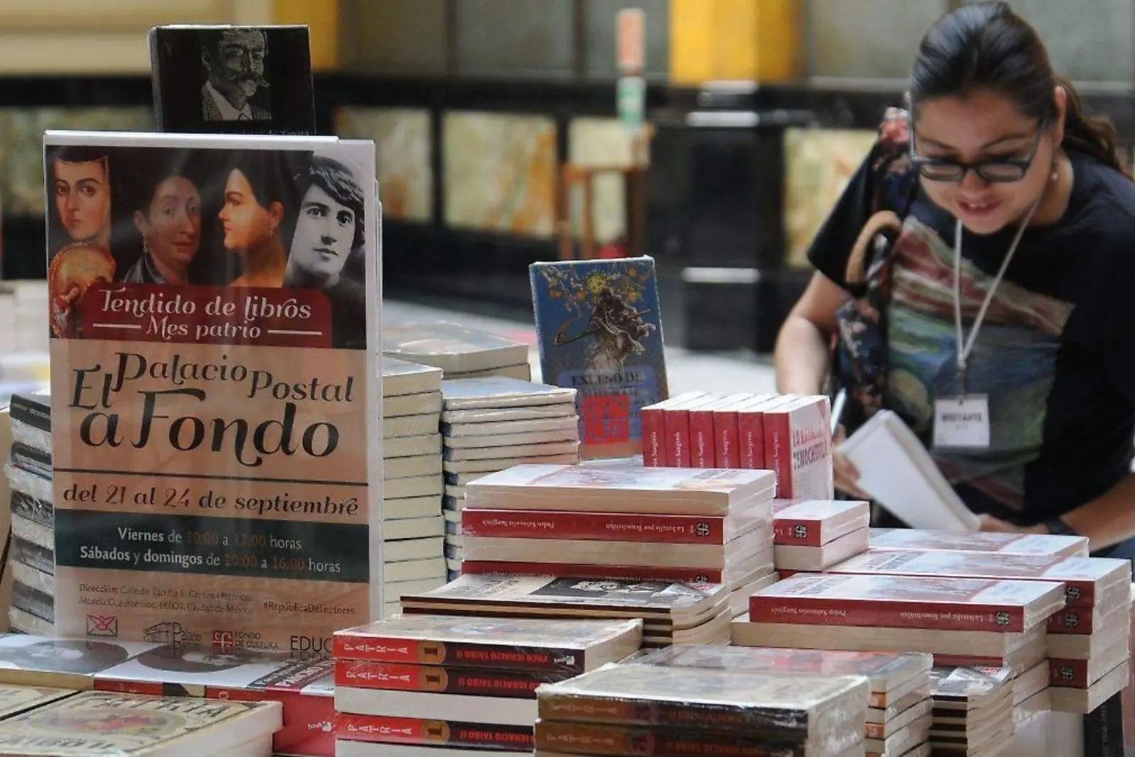 ¡Libros a precio de remate! Ediciones Era llega a Los Pinos antes de suspender actividades