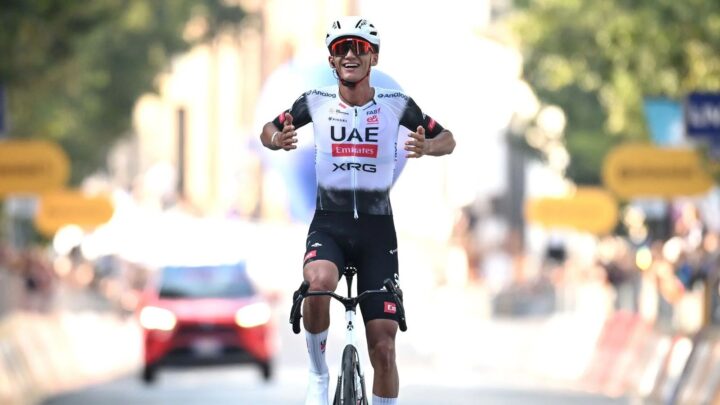 Isaac del Toro firma una nueva victoria y vuelve al Top 3 mundial