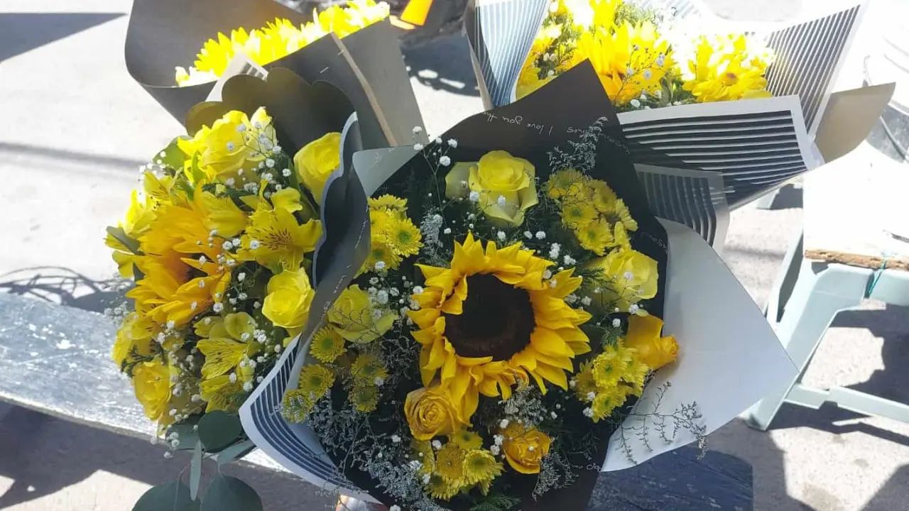 Sociología del consumo: El fenómeno transcultural de las flores amarillas