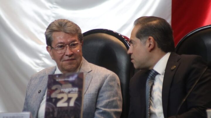 Ricardo Monreal presenta “27 razones para el 27” en San Lázaro