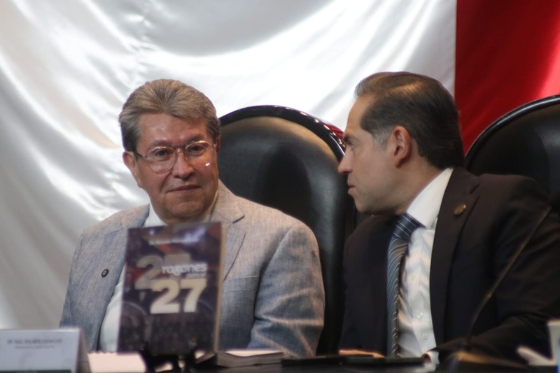 Ricardo Monreal presenta “27 razones para el 27” en San Lázaro