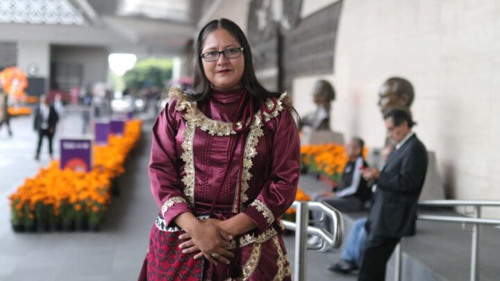 Caminan hasta cuatro horas para estudiar; docente exige gratuidad en Durango