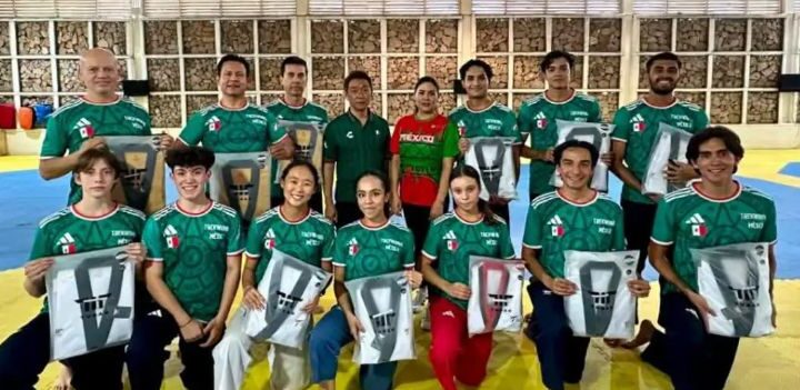 ¡Polémica en el taekwondo! Federación entrega playeras ‘piratas’ a atletas
