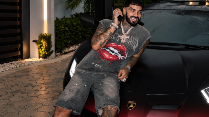 Anuel AA prepara un álbum de corridos mexicanos y lo ve como un regalo para México