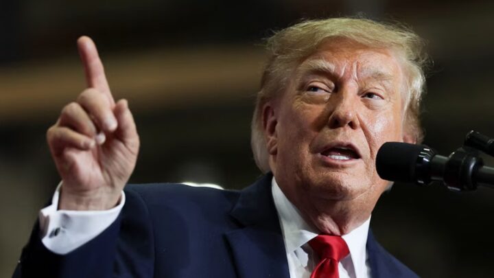 Trump cuestiona cómo Sheinbaum pasó de bailarina a presidenta