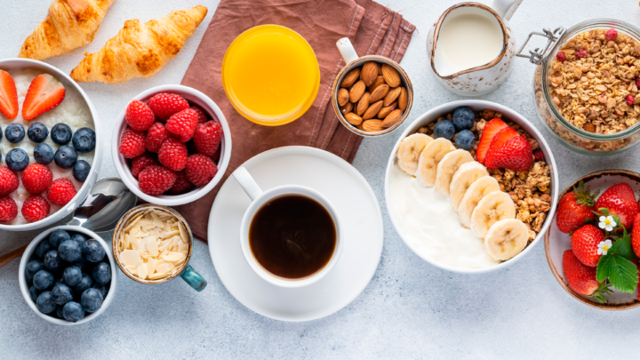 ¿Desayunar lo mismo todos los días es saludable? Esto dicen los especialistas