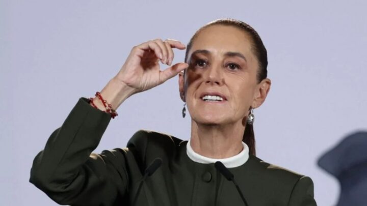 Sheinbaum cuestiona marcha del IMSS por respaldo político