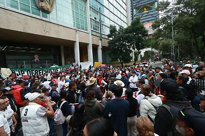 Plantón del IMSS en Reforma continúa por rechazo salarial y mantiene bloqueos en CDMX