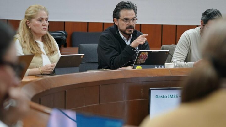 IMSS aprueba aumento global de 8% para sus trabajadores
